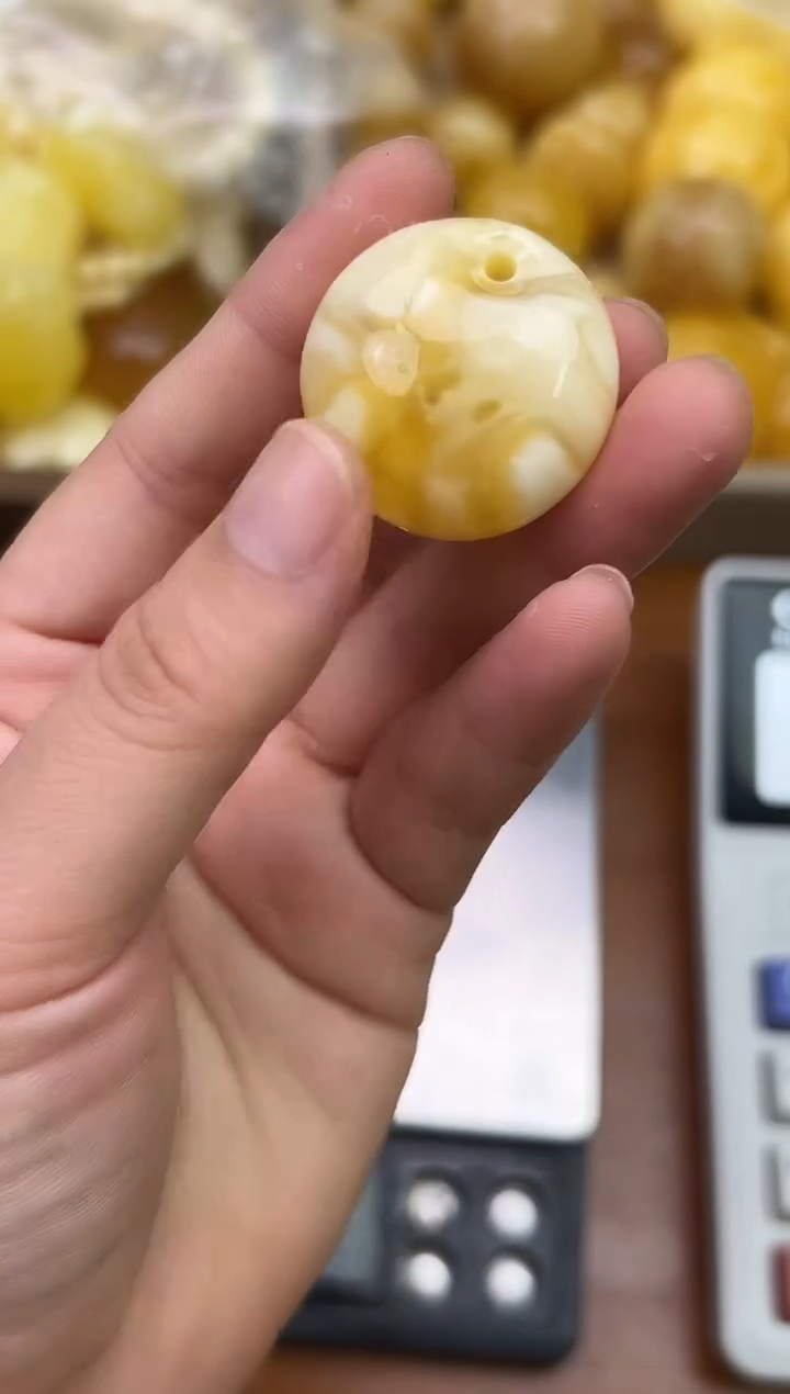 未镶嵌琥珀裸石蜜蜡吊坠