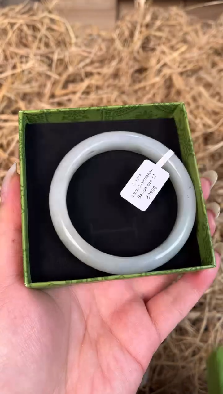 未镶嵌手镯石英质玉C-1219