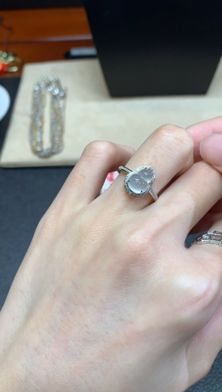 【闪购商品】翡翠戒指18K金镶嵌【无鉴赏期】