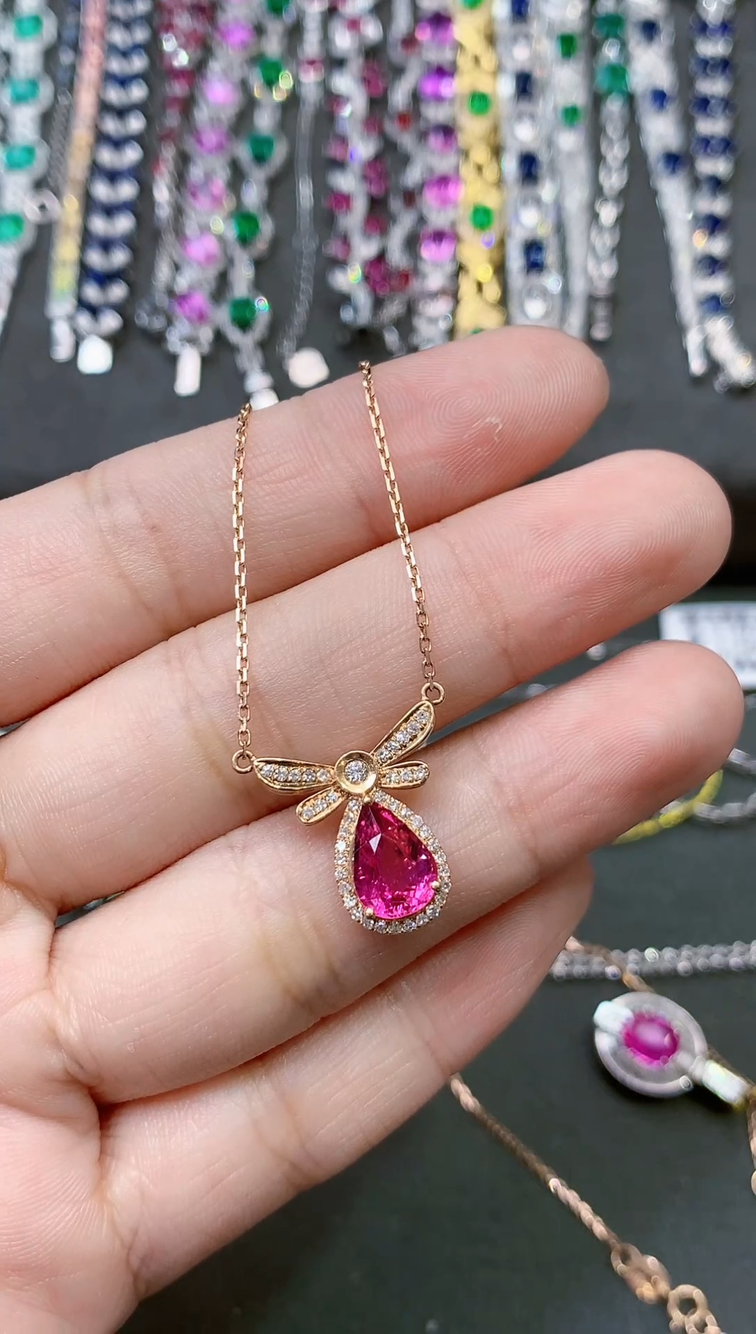 【闪购商品】彩色蓝宝石项链18K金镶嵌1