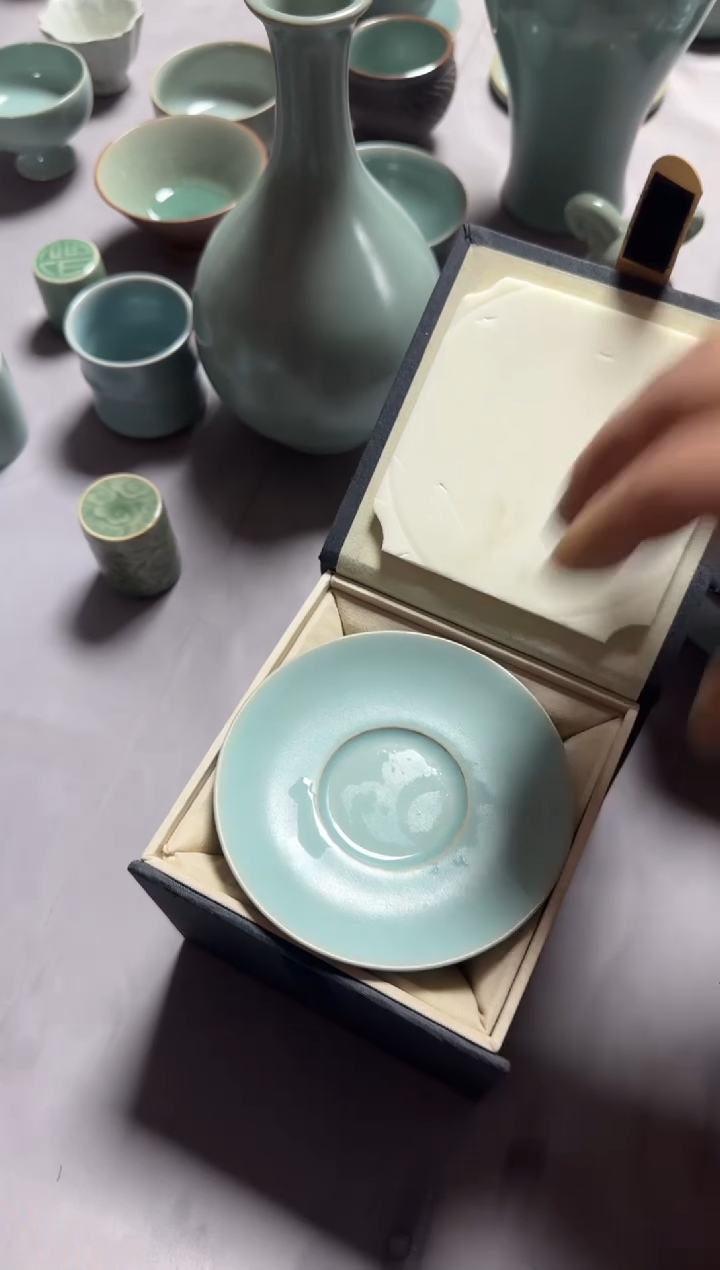汝瓷嗯****是平顶山汝瓷产品  三才盖碗（带证书礼盒）