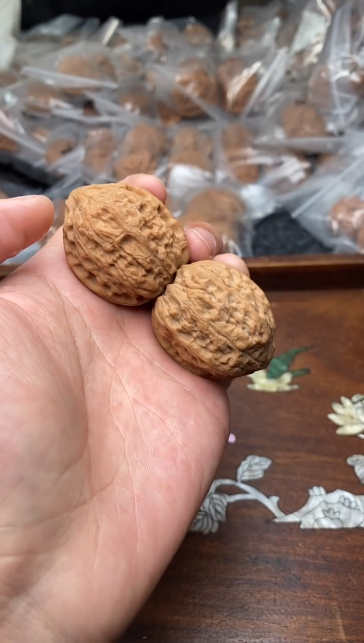 【闪购商品】文玩核桃把件A254号野生鸡心35尺