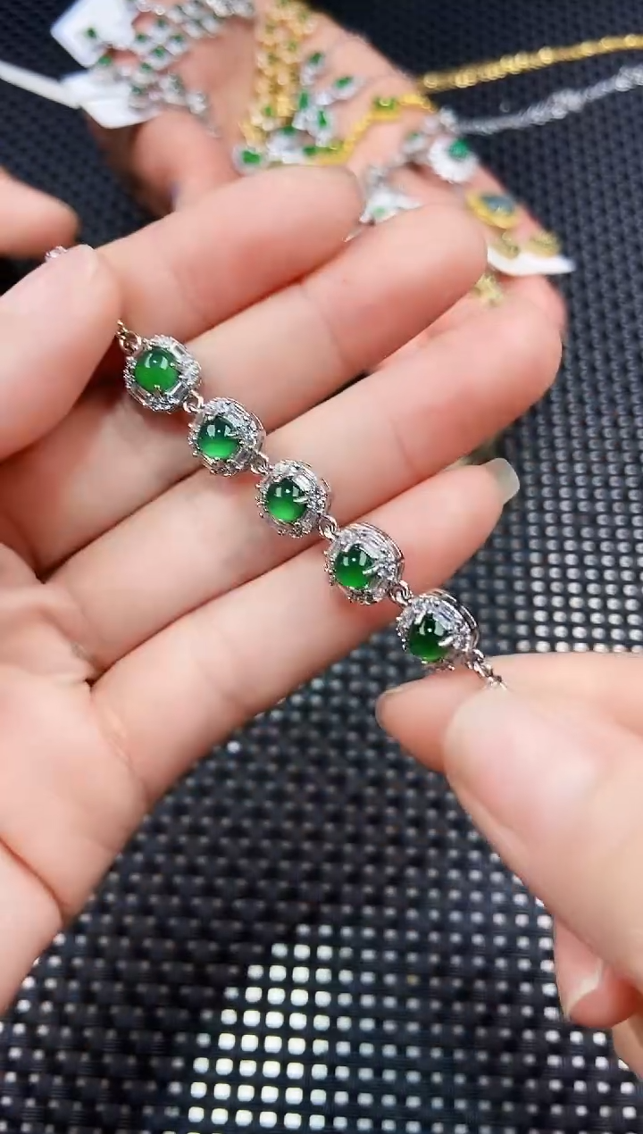 【闪购商品】翡翠手链未镶嵌1111111111