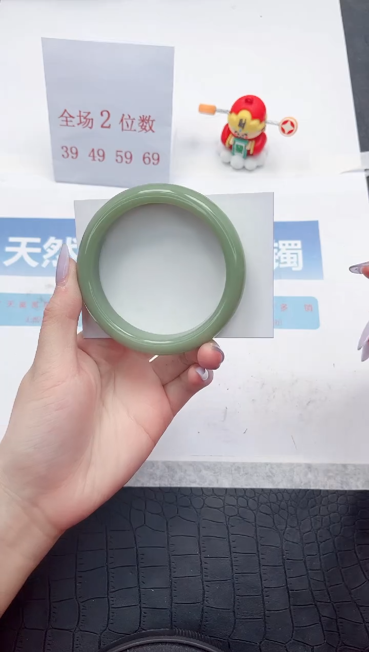 【闪购商品】石英质玉手镯未镶嵌A95-59