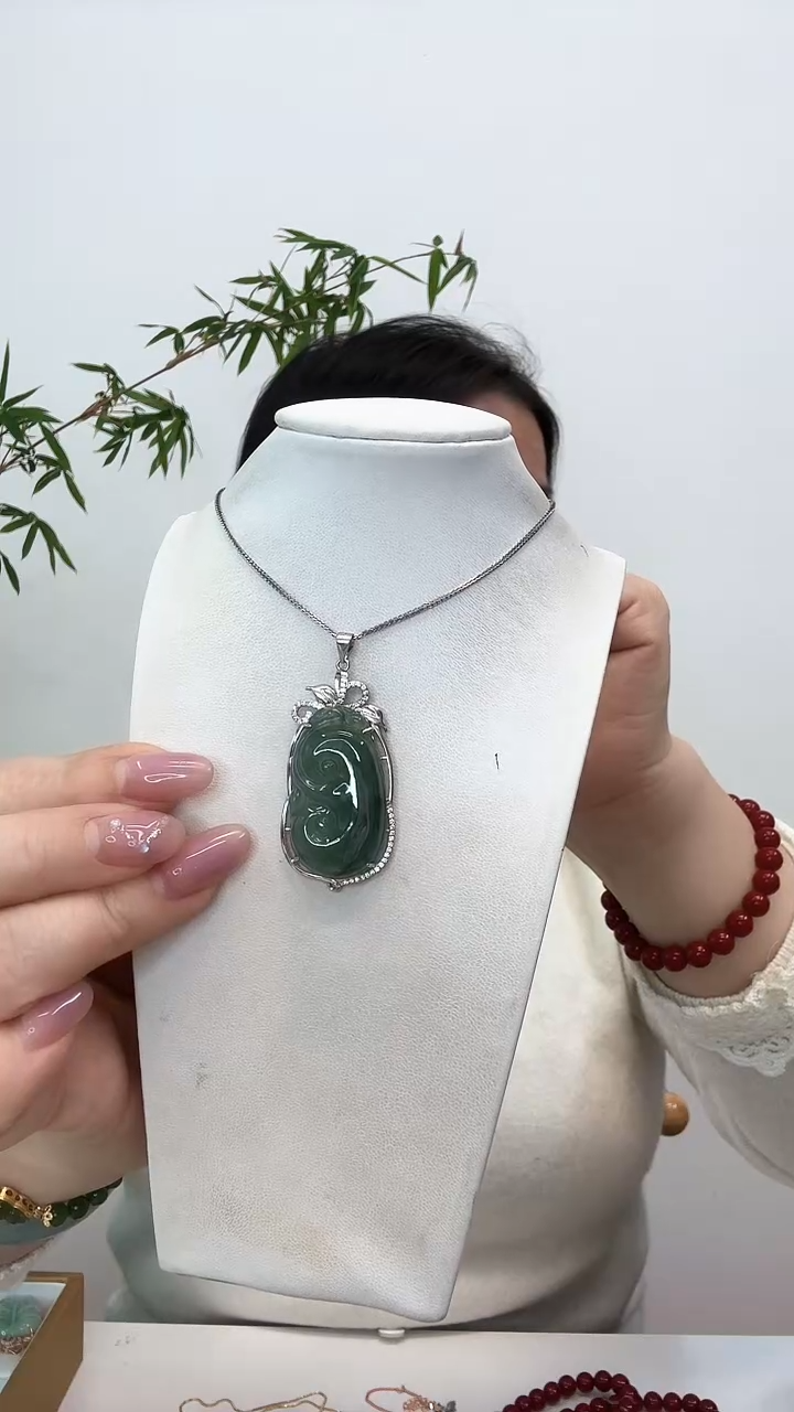 【闪购商品】翡翠吊坠(赠链)银S925镶嵌如意