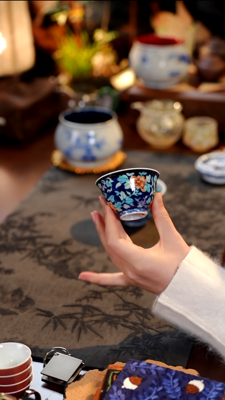 斗彩主人杯···········