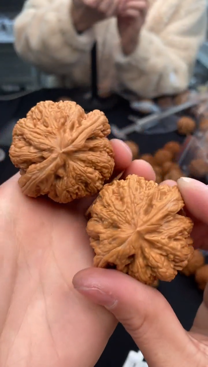 【闪购商品】文玩核桃把件大粗筋44-u032