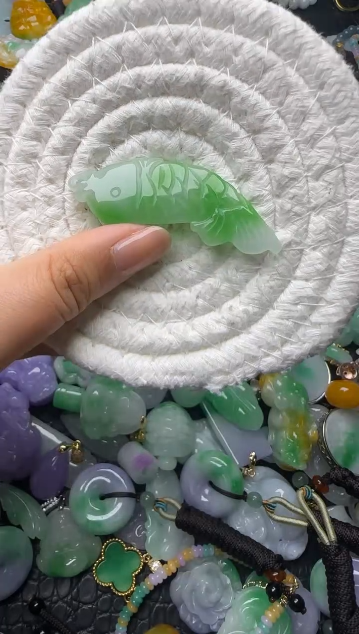 颈饰未镶嵌翡翠缅甸翡翠吊坠