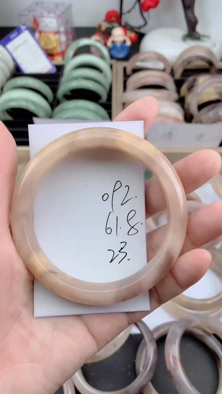 未镶嵌手镯石英质玉092