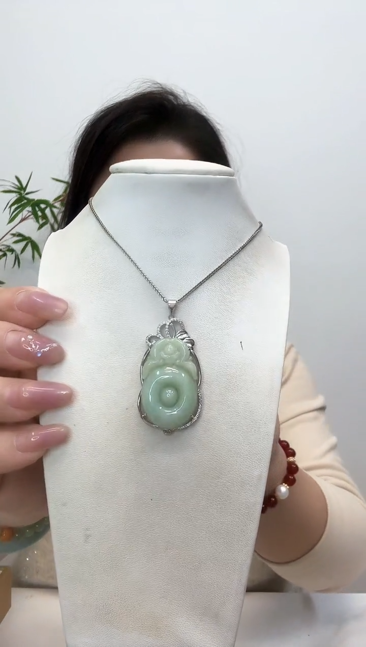 【闪购商品】翡翠吊坠(赠链)银S925镶嵌福贝