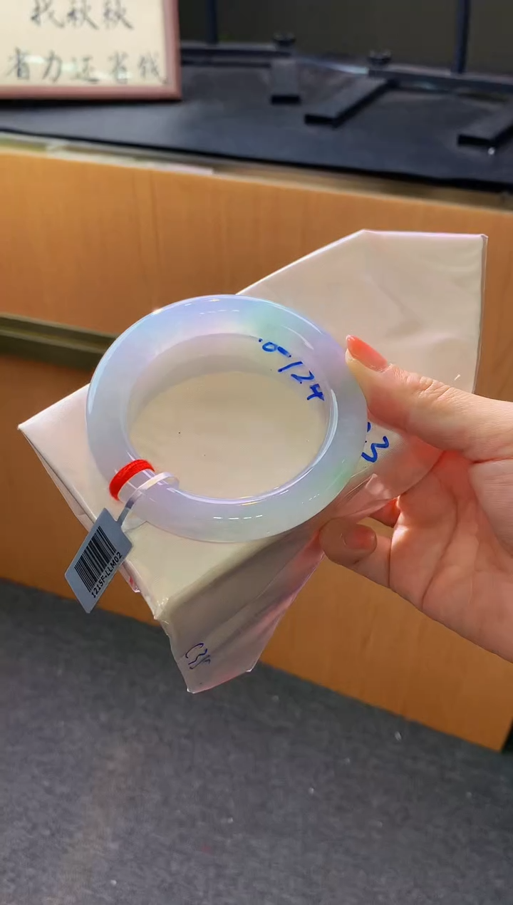 未镶嵌手镯翡翠- C35圈口 60.6全款12万 定金2万