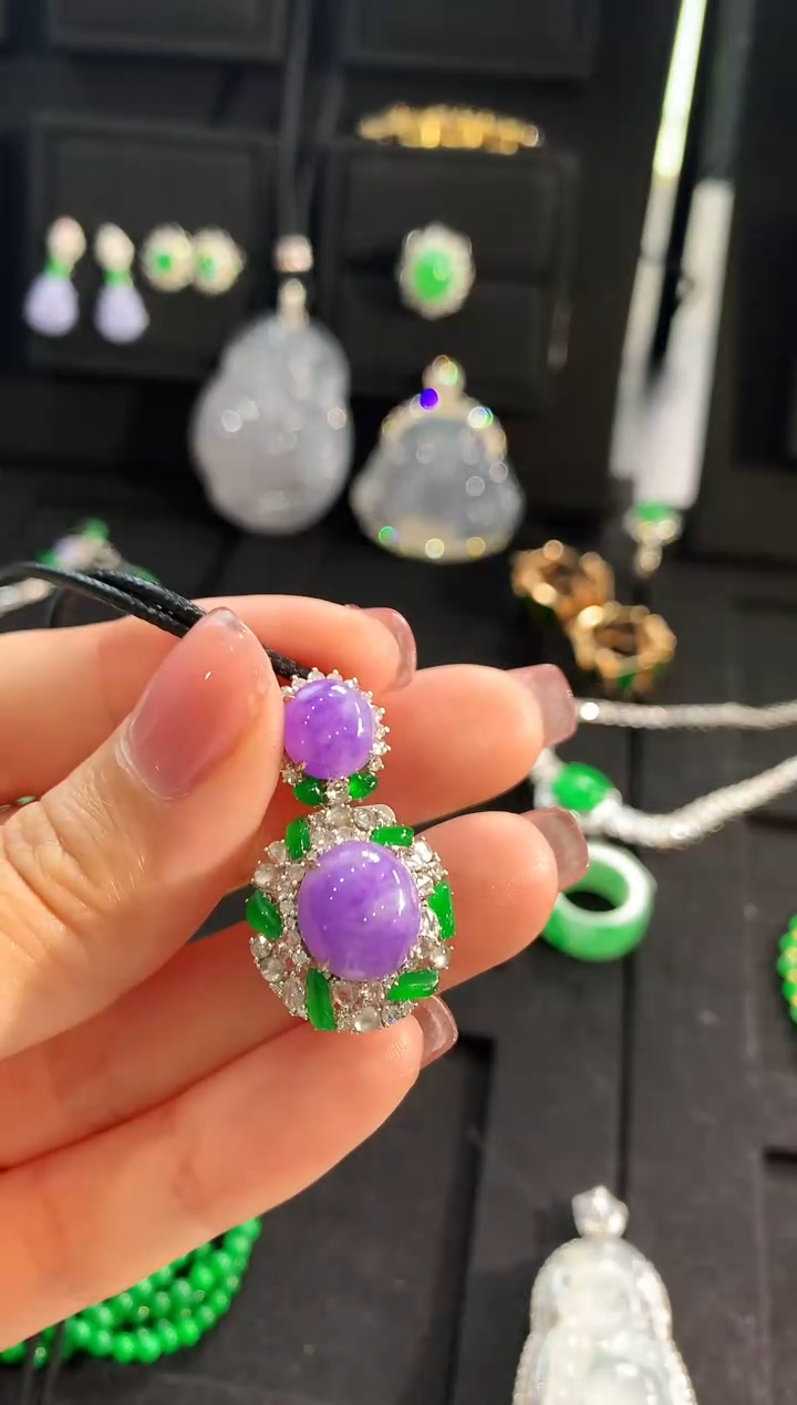 【闪购商品】翡翠颈饰18K金镶嵌吊坠