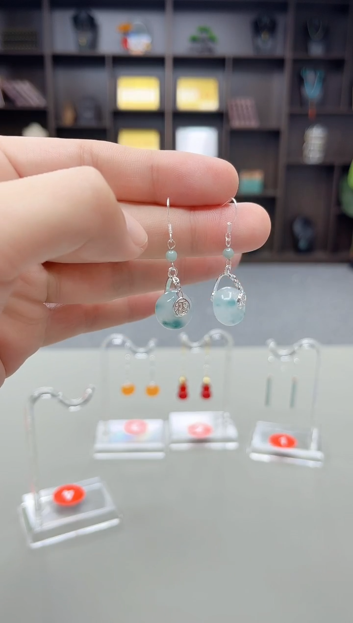 未镶嵌石英质玉（天山翠）耳饰721000