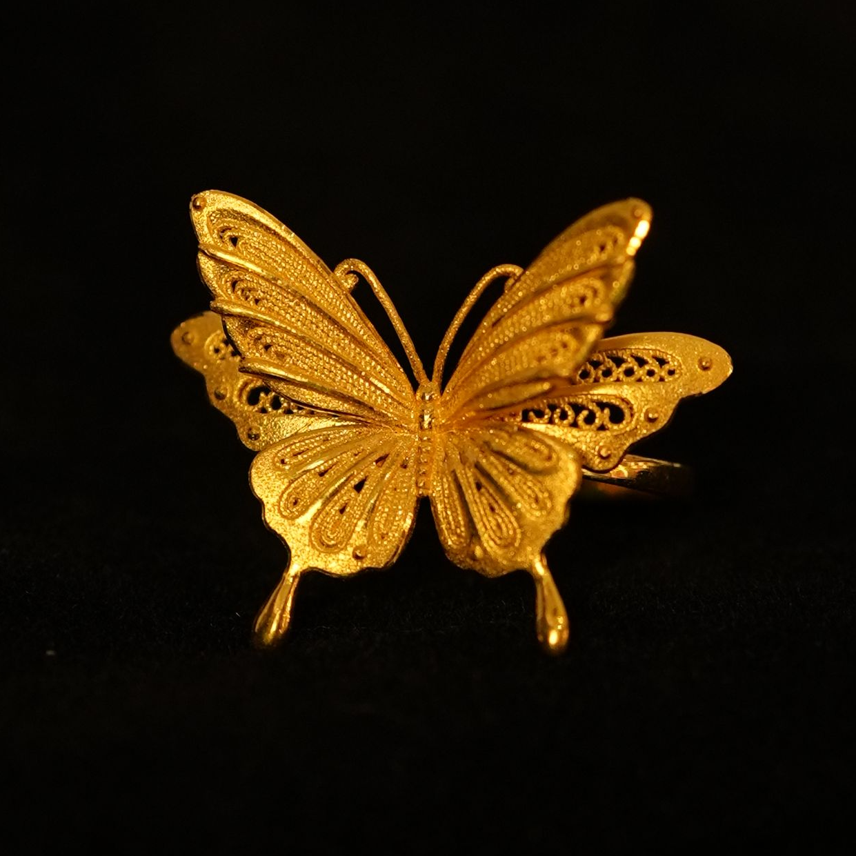 鳳喆錾刻镂空花丝工艺设计师款蝴蝶耳骨夹足金999