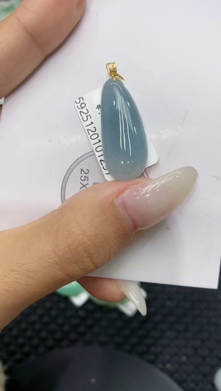 颈饰18K金镶嵌翡翠111111111111