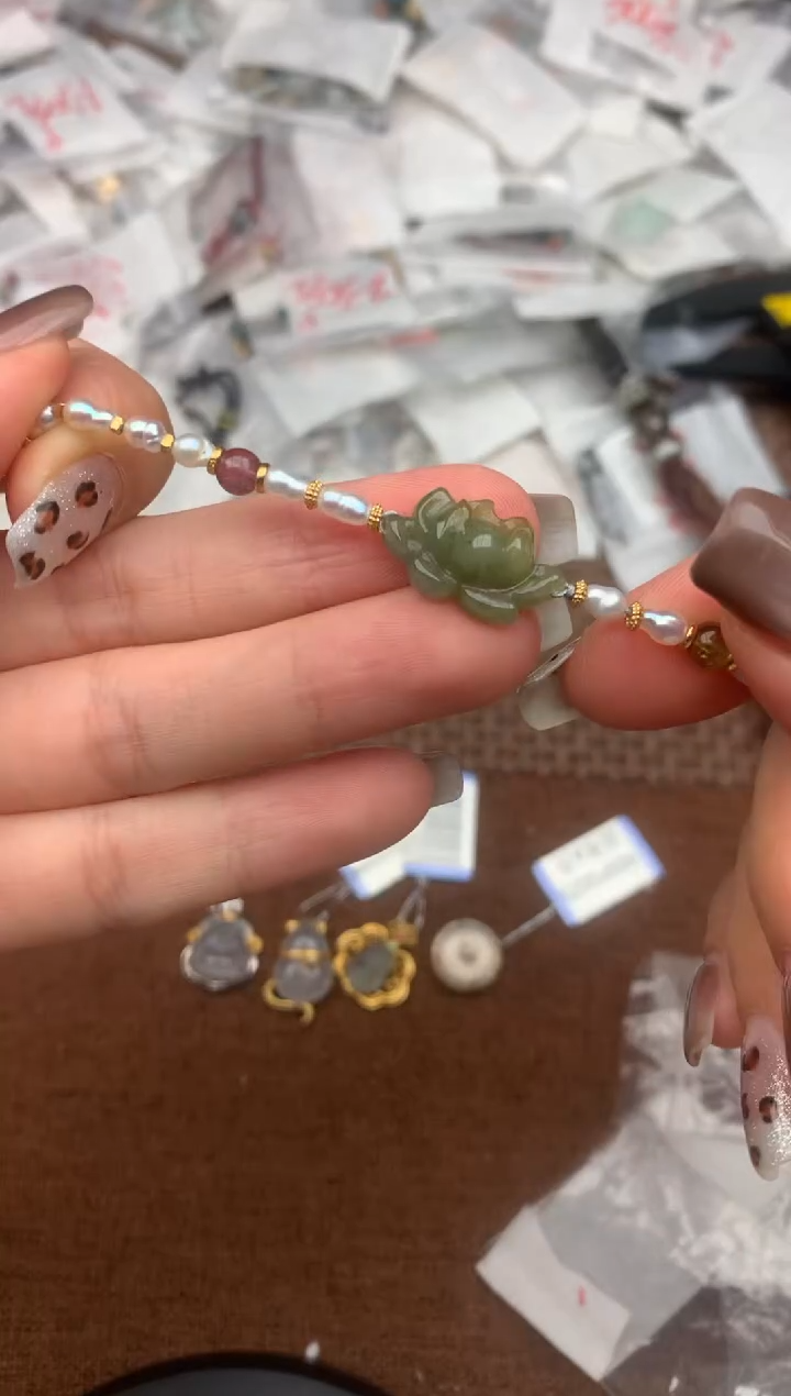 未镶嵌挂件翡翠—