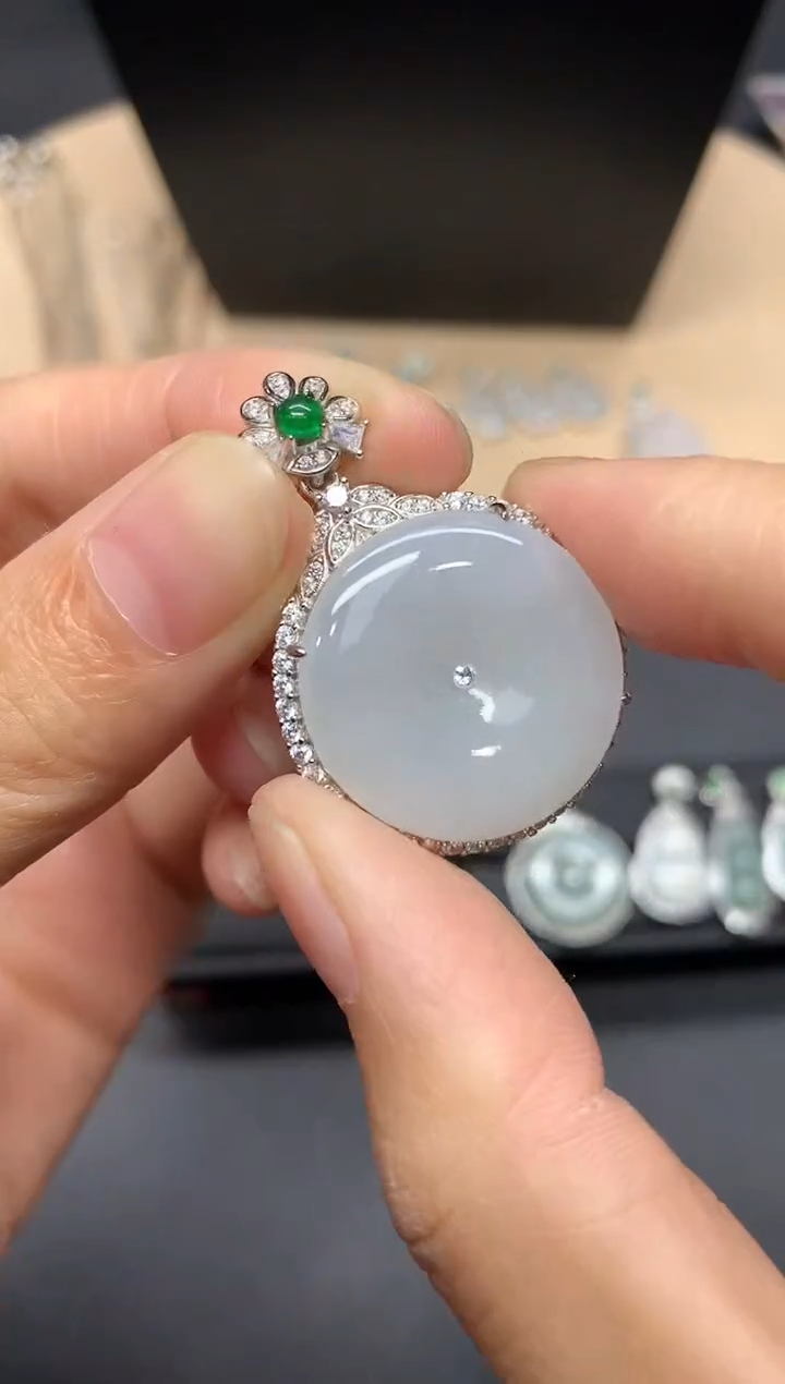 【闪购商品】翡翠吊坠(不含链)银S925镶嵌平安扣【多样性发其一】