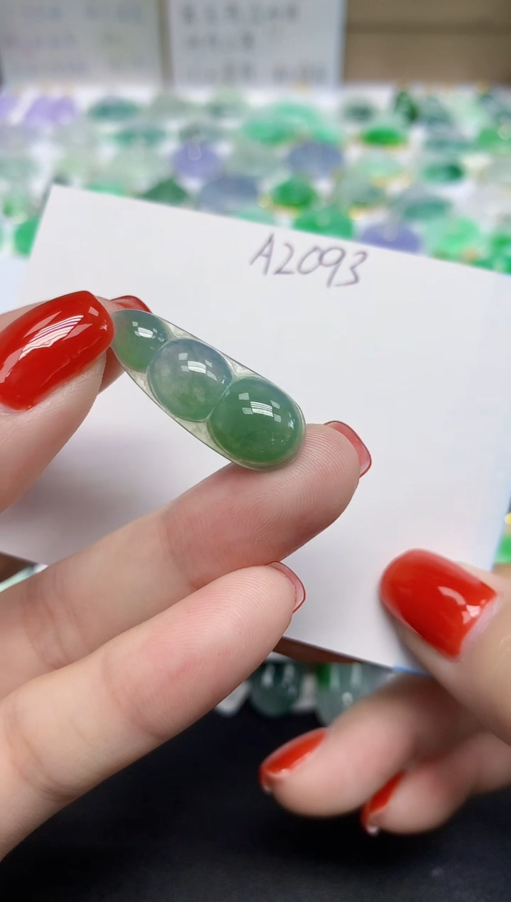 颈饰18K金镶嵌翡翠天然缅甸翡翠A货翡翠百元以上9元证书费自理