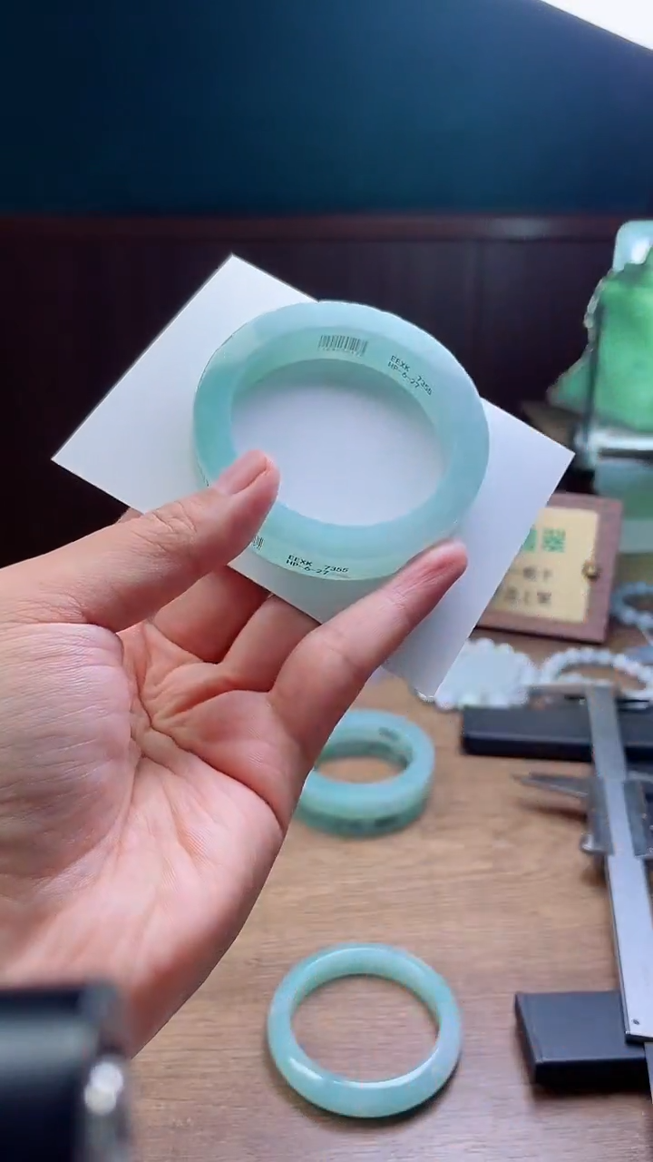 定制翡翠手镯未镶嵌秋**空定制