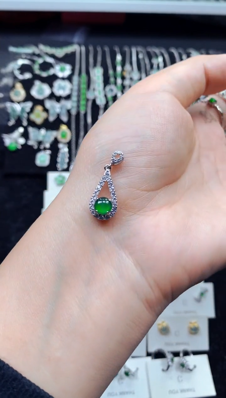 【闪购商品】翡翠颈饰银S925镶嵌8147