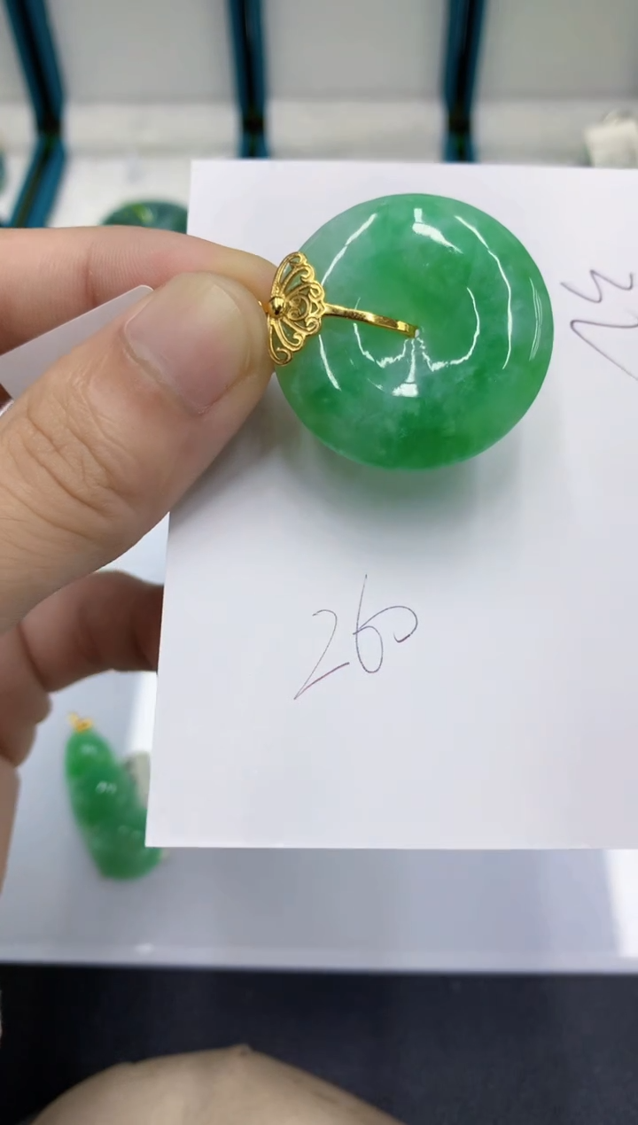 颈饰未镶嵌翡翠翡翠