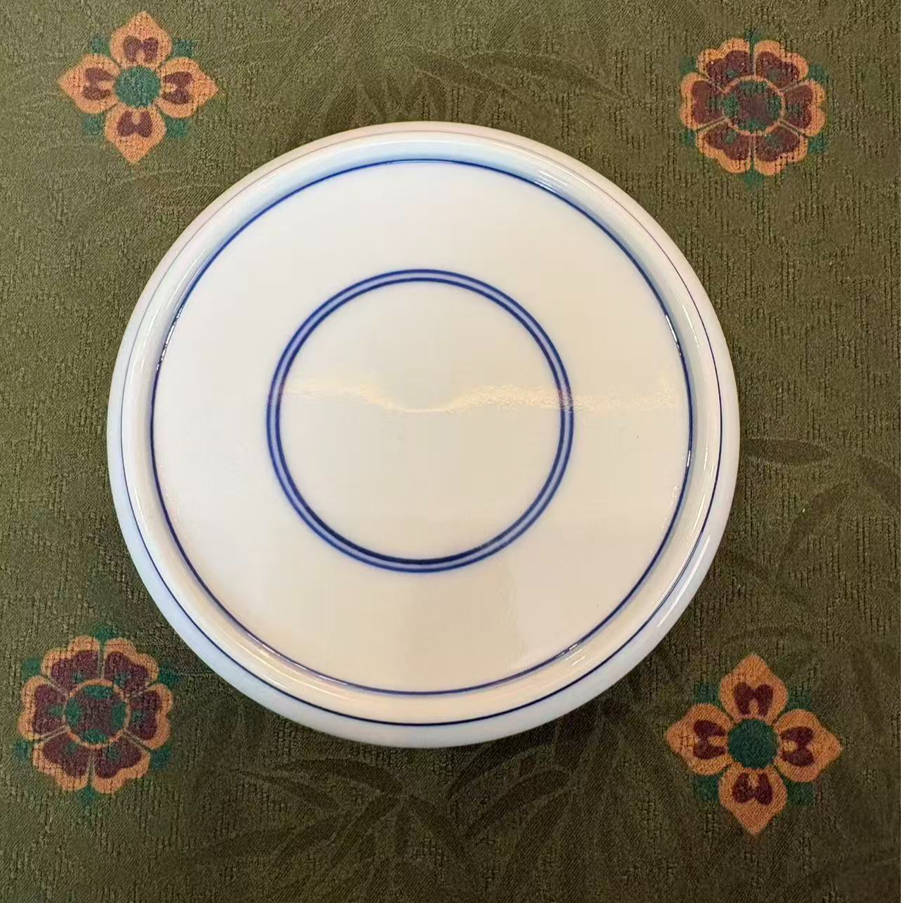 【手工柴烧白胎圆饼盖置（搭配盖碗容量120cc）】