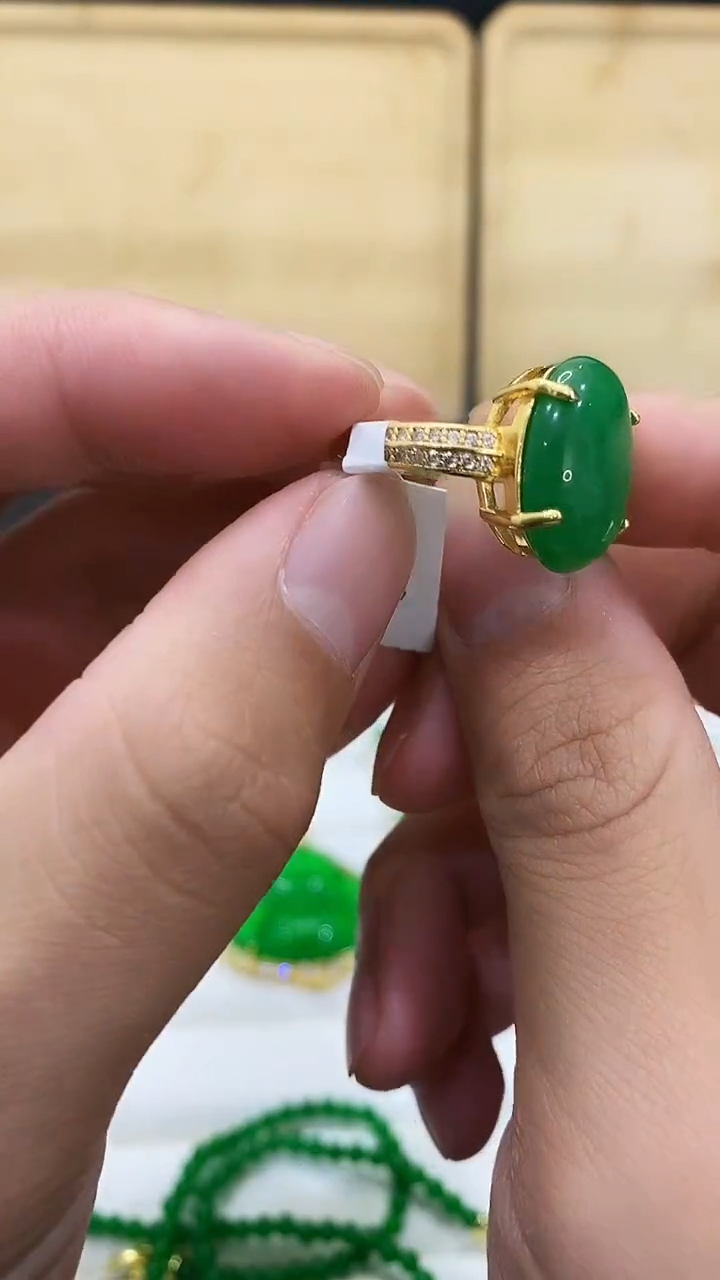 14K金镶嵌戒指翡翠J02