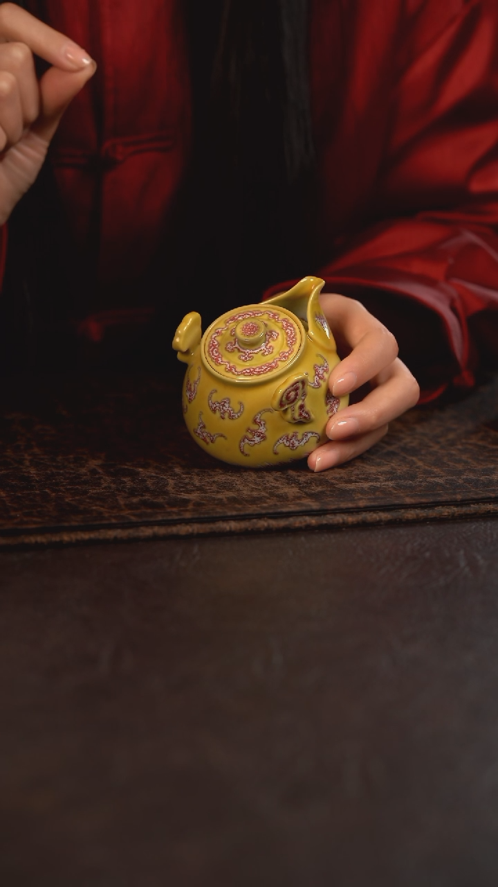 【闪购商品】杯贵红窑黄釉釉里红百福手抓壶