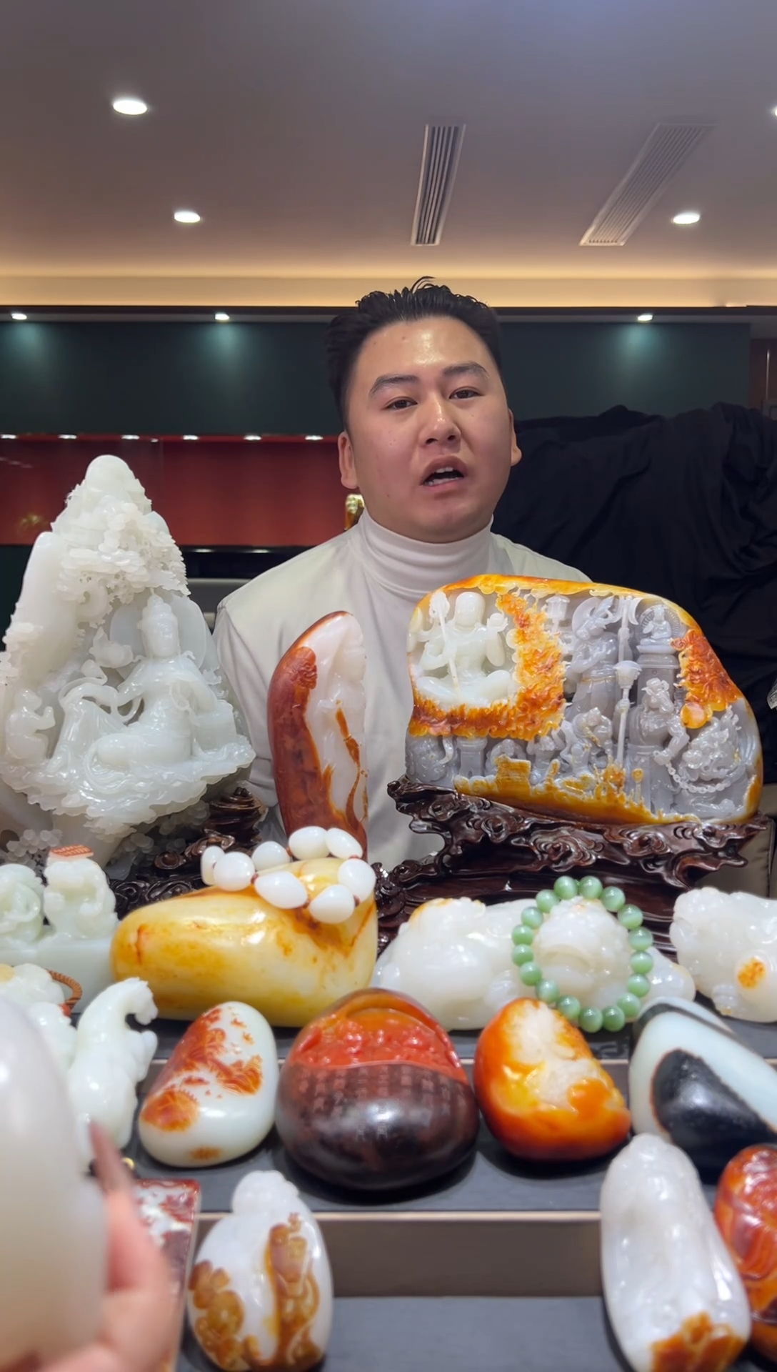 未镶嵌和田玉把件人**姐和田玉