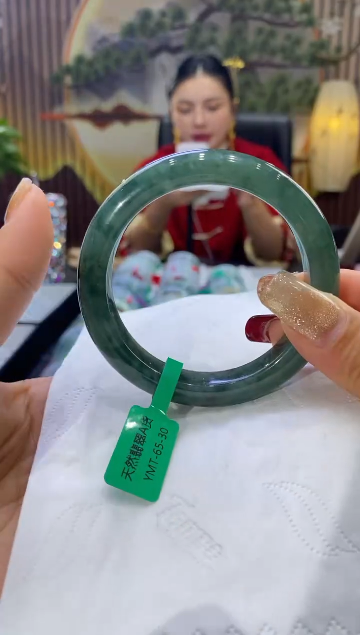 【闪购商品】翡翠手镯未镶嵌多人08048