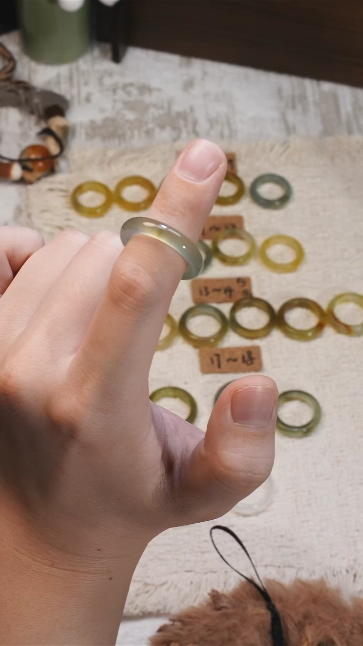 未镶嵌蛇纹石玉戒指瑕疵福利