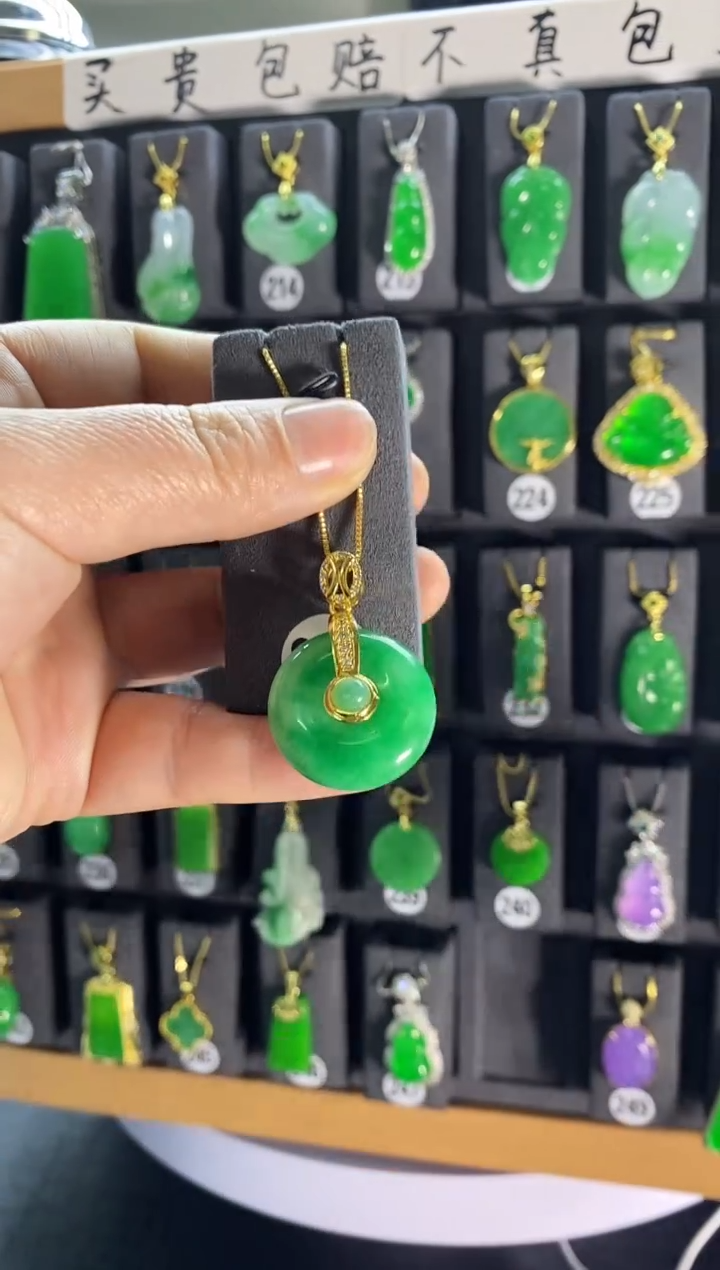 【闪购商品】翡翠耳饰银S925镶嵌248....