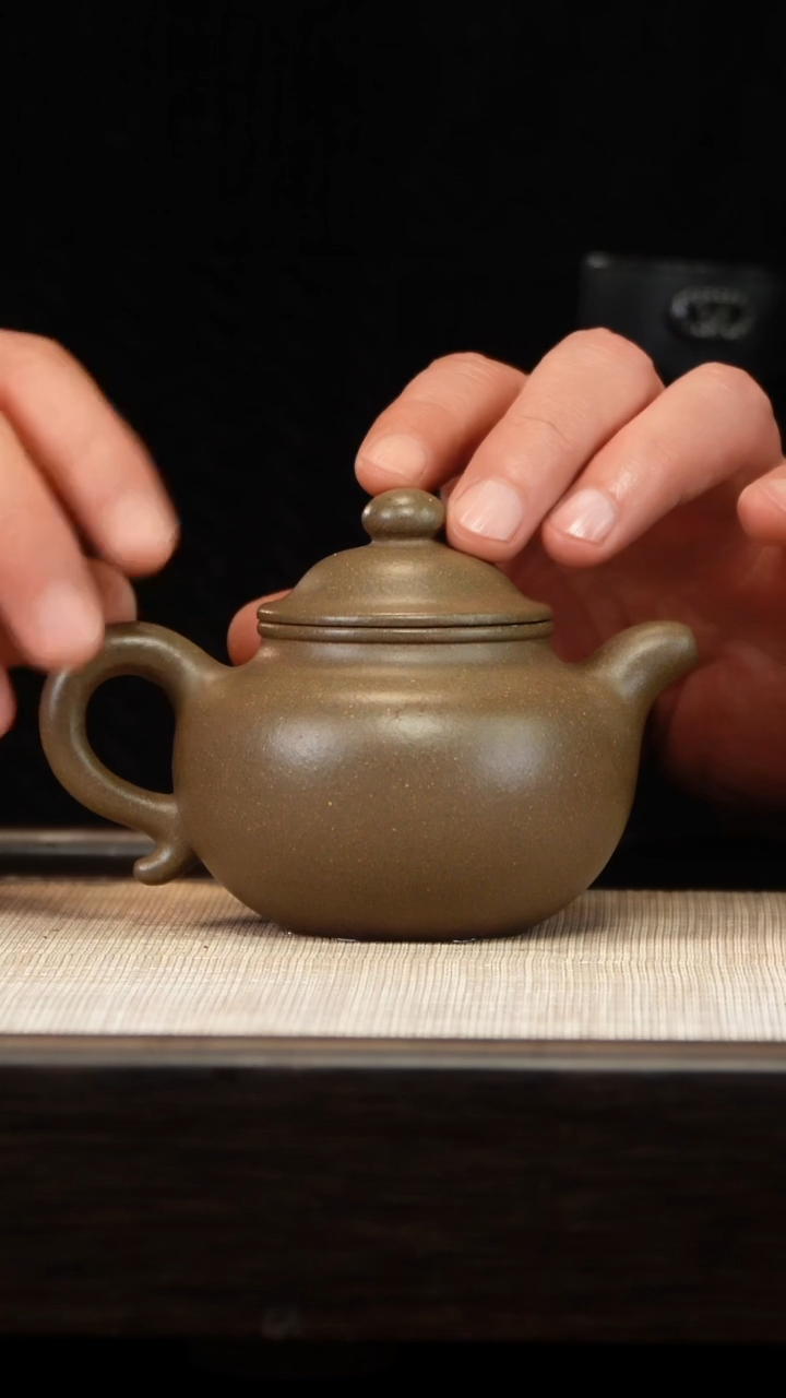 茶壶紫砂蟹壳青莲子