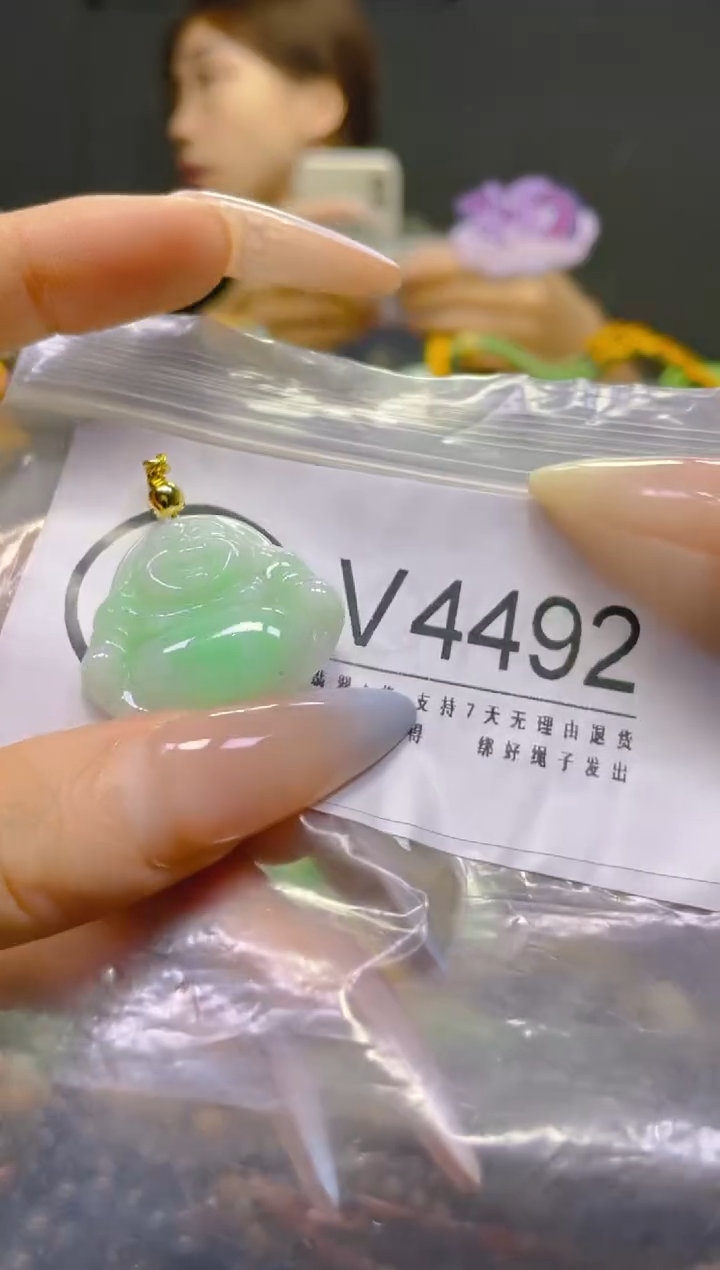 翡翠未镶嵌颈饰/V/翡翠A货，一件也是批发价