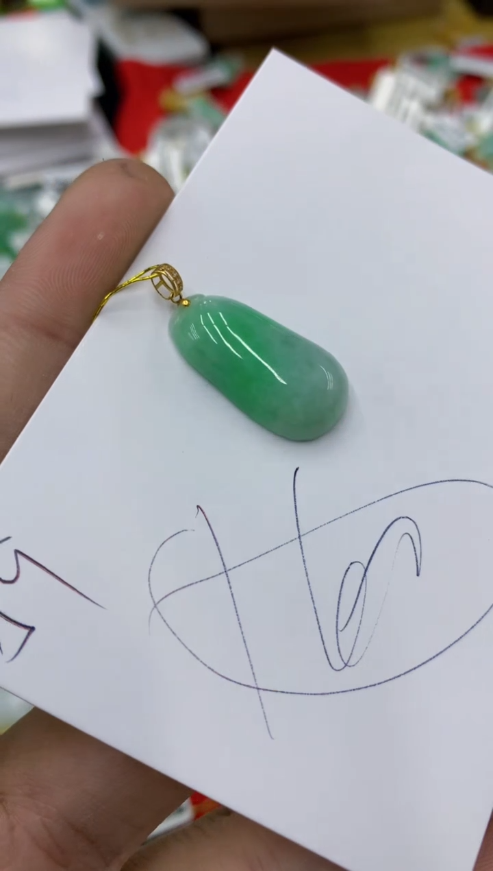 翡翠18K金镶嵌颈饰号链接111111111