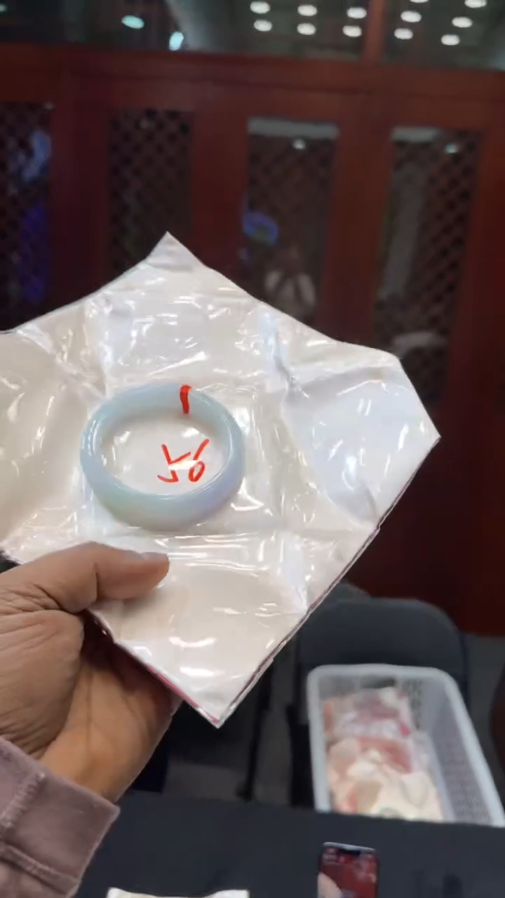 【闪购商品】翡翠手镯未镶嵌手镯