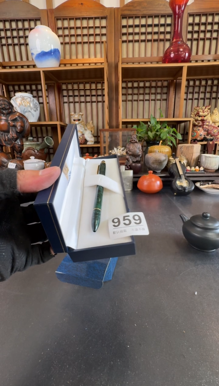 摆件中古物品，谨慎参拍。