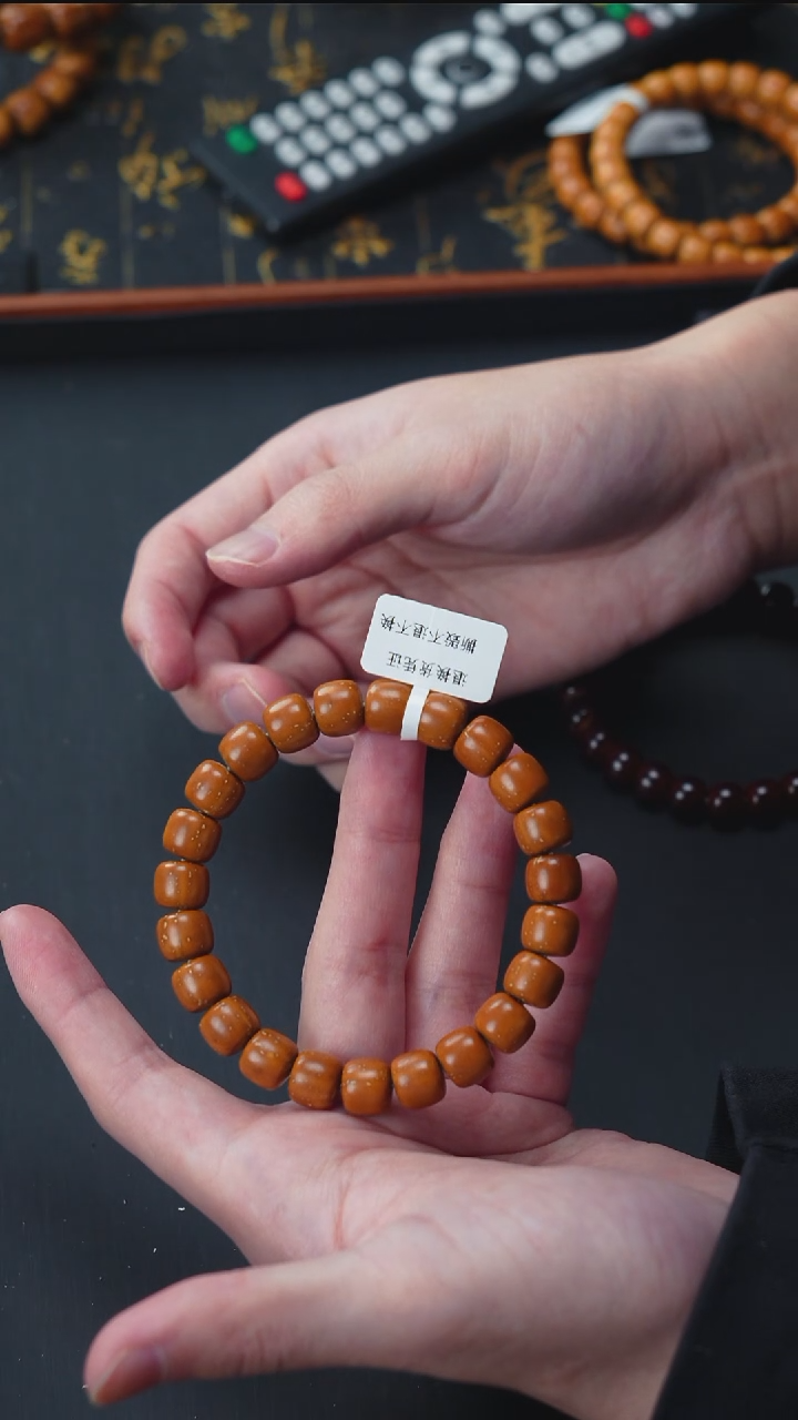 手串紫金鼠实心老型10.4       10960