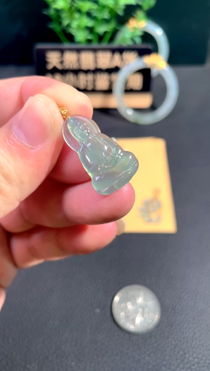 颈饰18K金镶嵌翡翠翡翠