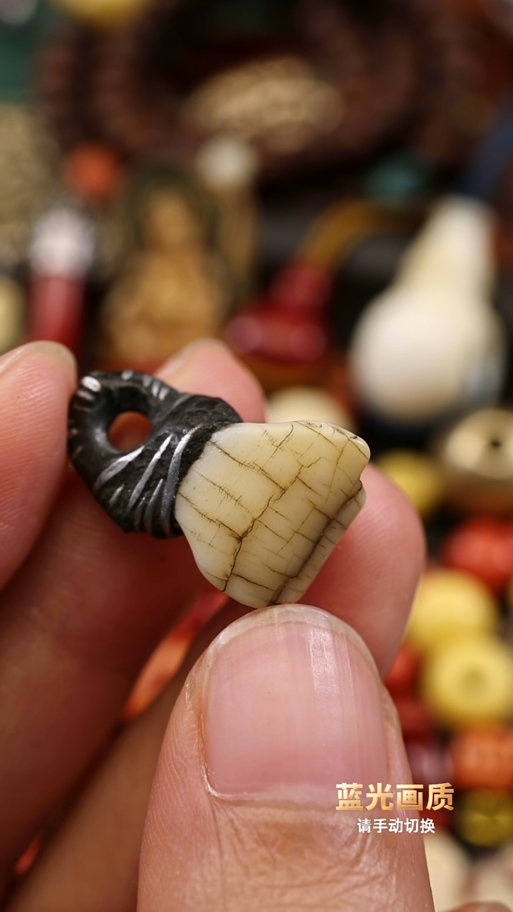 老卡子侧挂配饰。