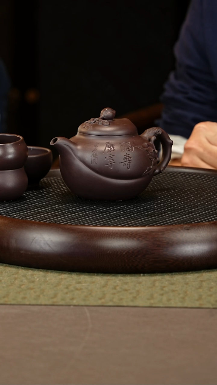茶壶紫砂100 张彩萍 黑墩头 福桃500c