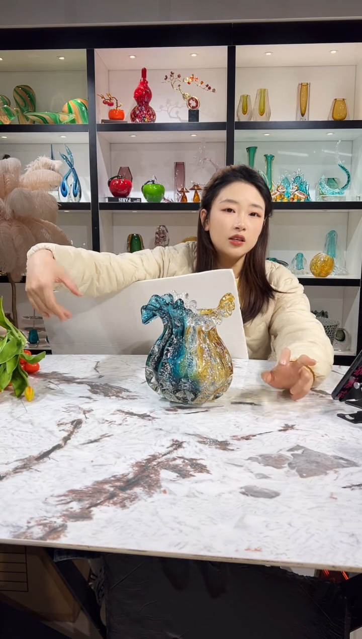  拼色钱袋琉璃花瓶