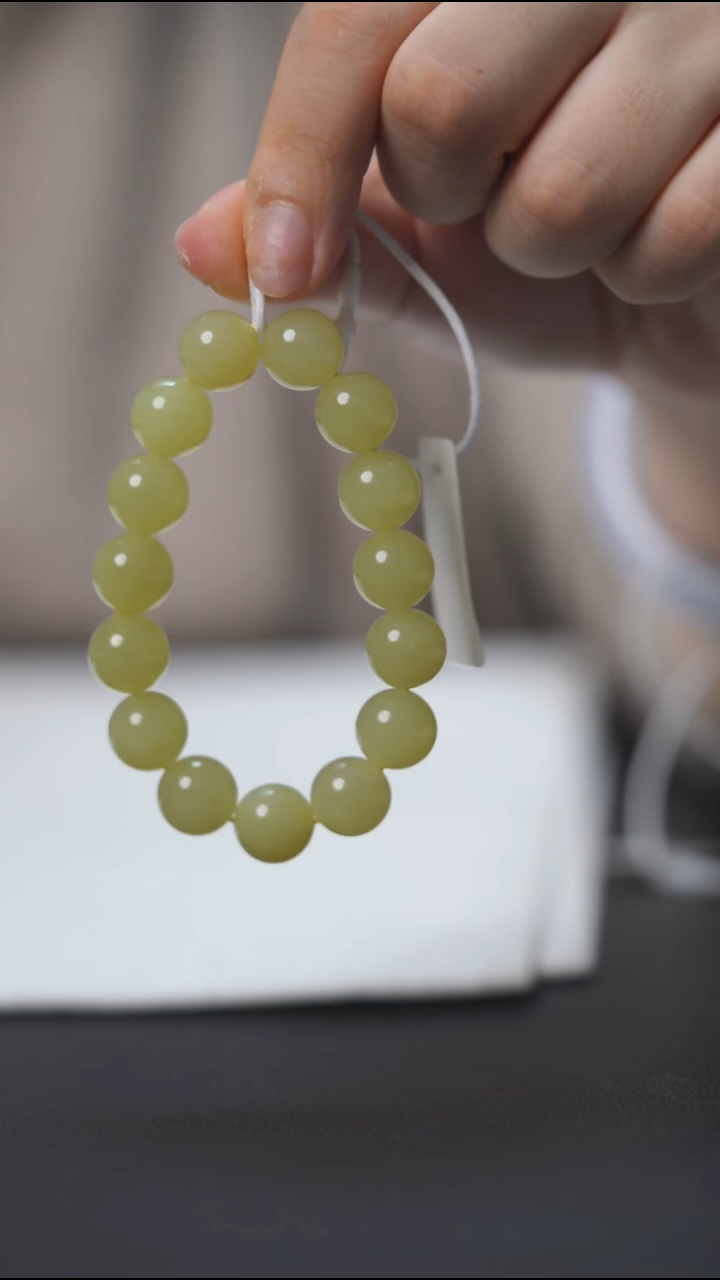 未镶嵌手串和田玉若羌卡12mm HF70037