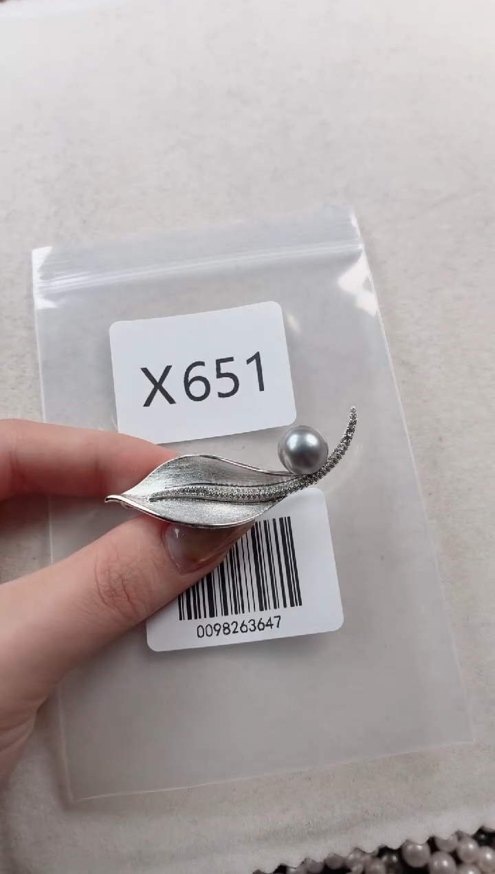 未镶嵌胸针海水珍珠X651