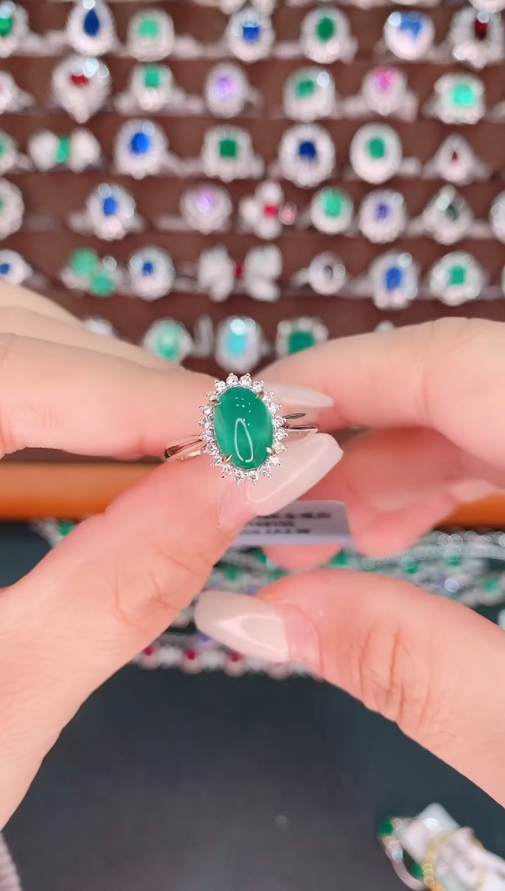 【闪购商品】祖母绿18K金戒指18K金镶嵌1.82克拉