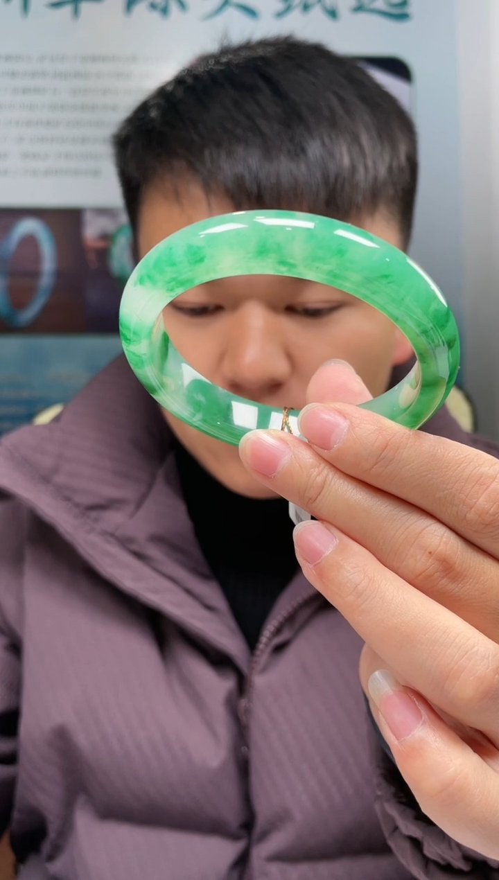 【闪购商品】石英质玉手镯未镶嵌非洲翠手镯多样性发货