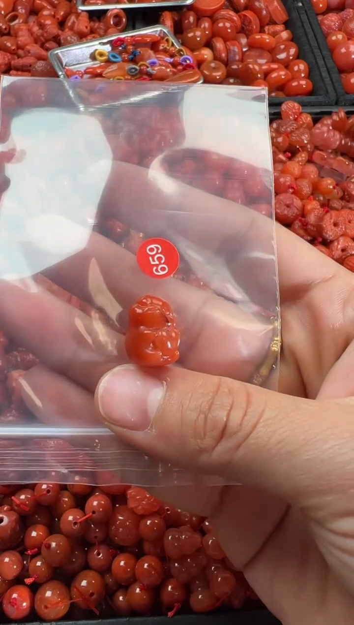 【闪购商品】南红玛瑙颈饰未镶嵌1