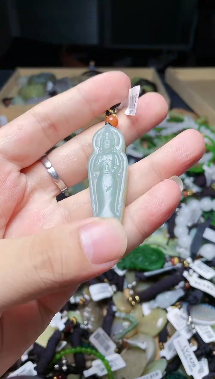 颈饰未镶嵌和田玉1