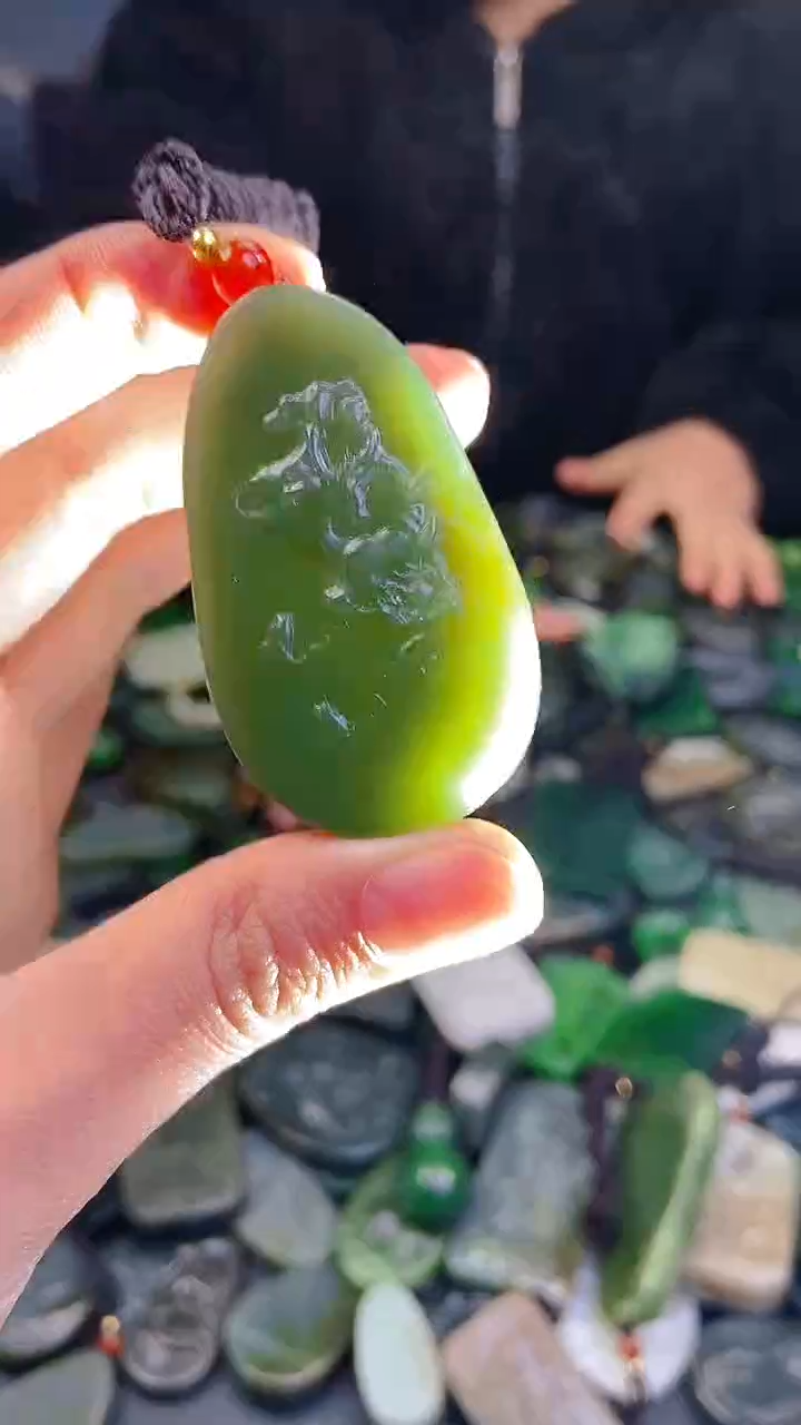颈饰未镶嵌和田玉1