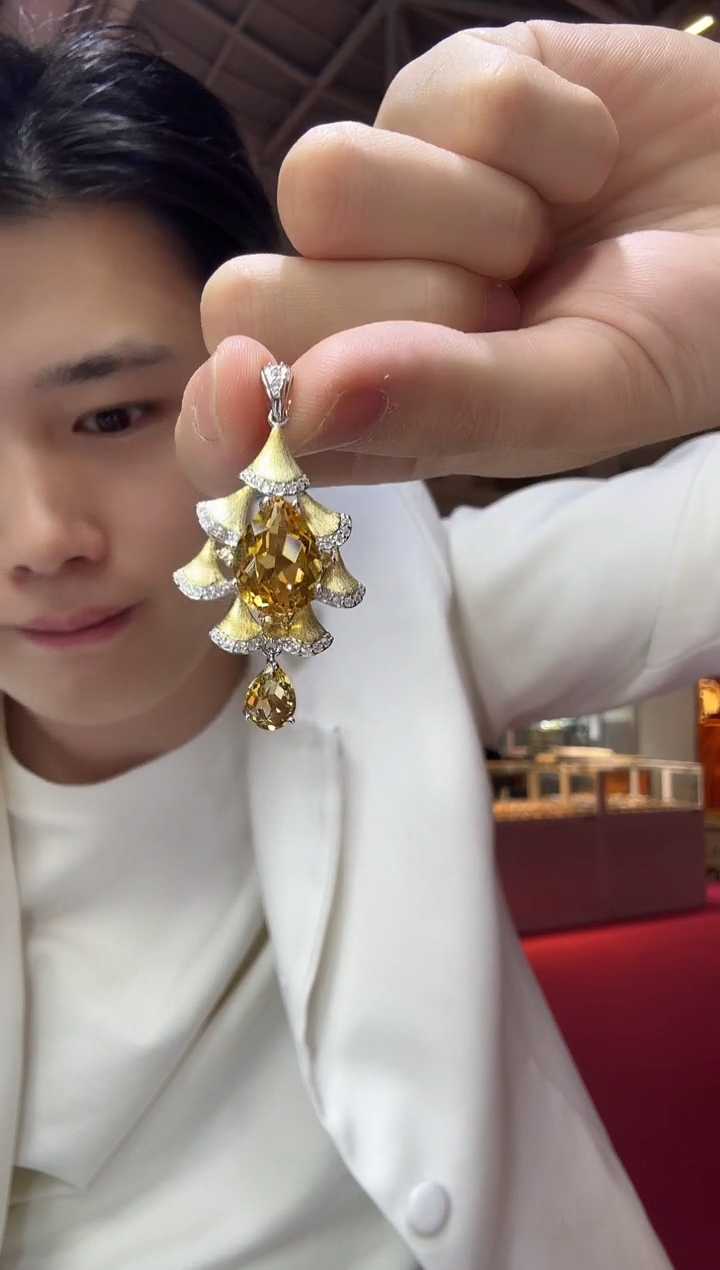 颈饰银S925镶嵌黄晶吊坠10*14mm